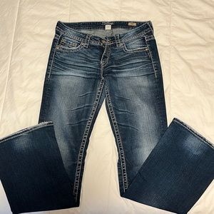 Silver jeans by Maurice’s in style LOLA flare great condition